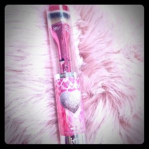 It cosmetics Love is the foundation brush